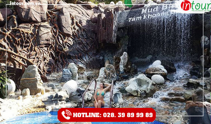 Khu du lịch tắm bùn Trăm Trứng điểm đến du lịch Nha Trang hấp dẫn, không gian nghỉ ngơi thư giãn cùng bùn khoáng đặc trưng của Nha Trang. Điểm du lịch Nha Trang mà không có bất kỳ vị khách nào từ chối việc tận hưởng và thư giãn cùng thiên nhiên.