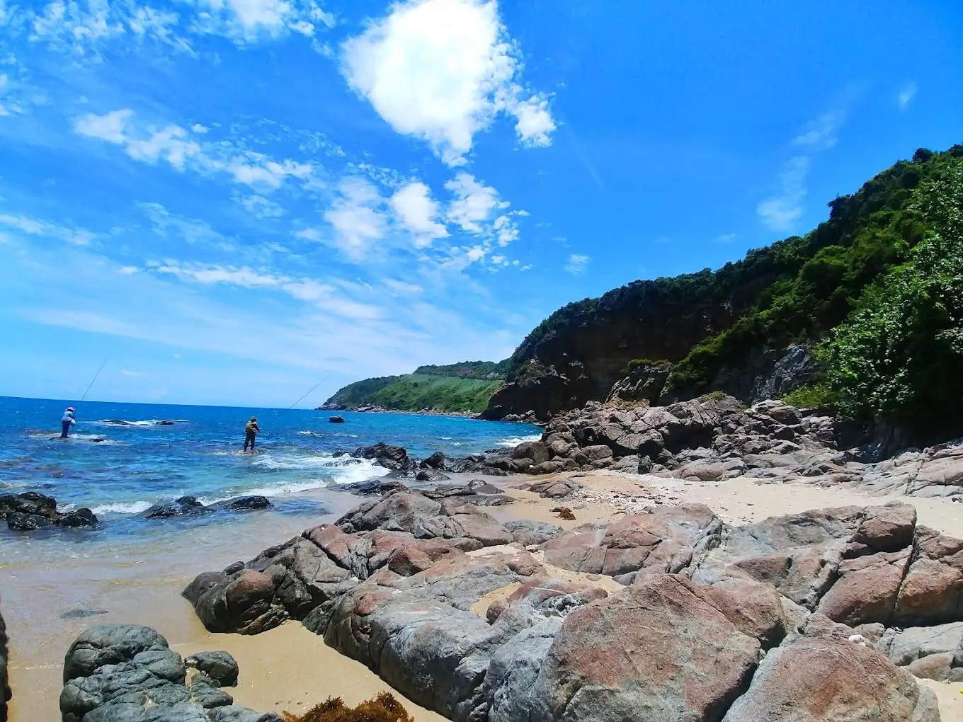Bãi biển Ghềnh Bàng Đà Nẵng INTOUR