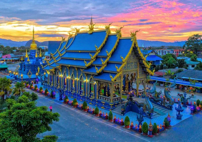Wat Rong Suea Ten (Chùa Xanh) Thái Lan