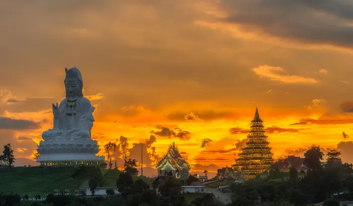 Chùa Wat Huay Pla Kang Chiang Rai Thái Lan